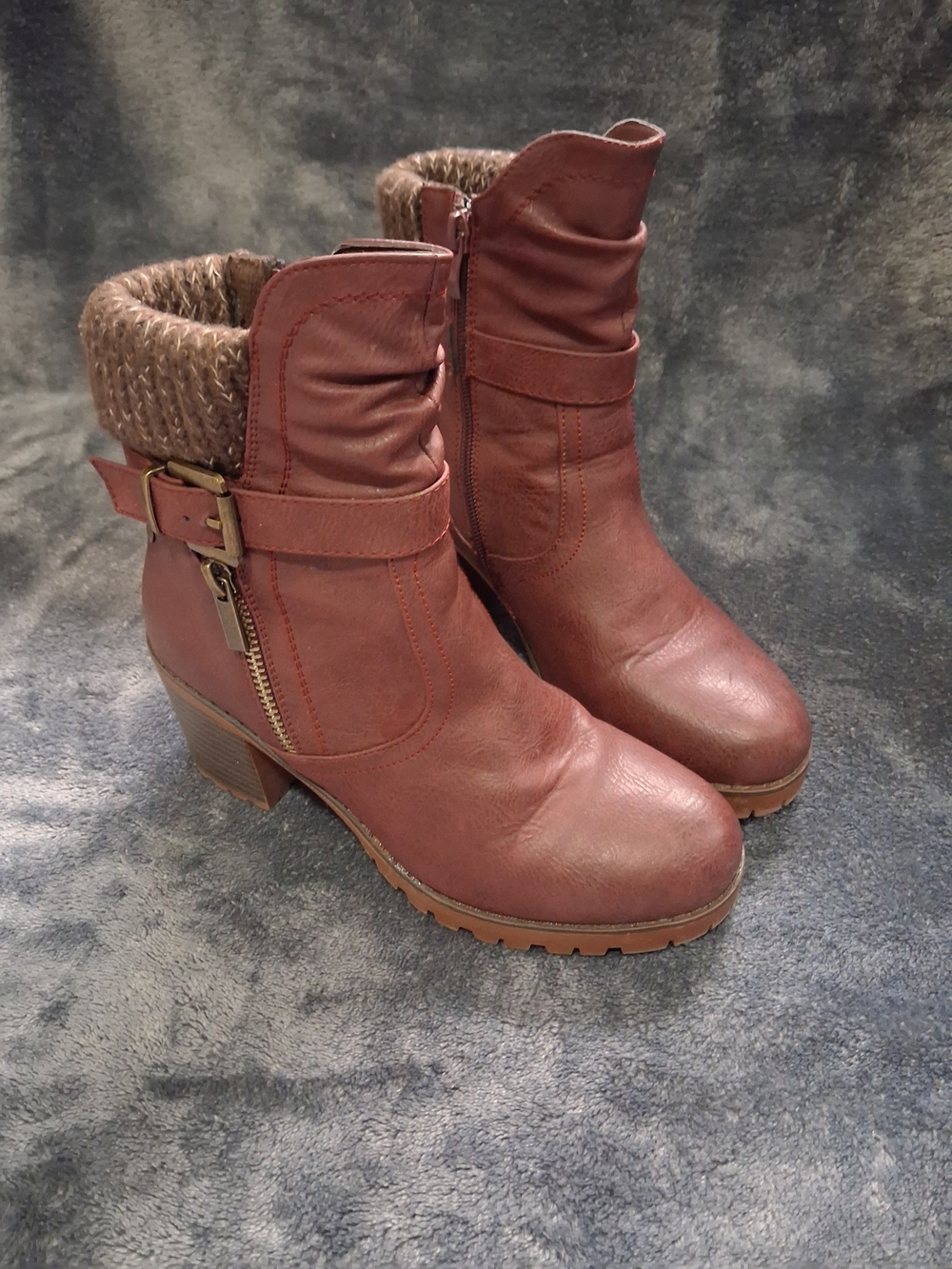 Burgundy Faux Leather Buckle Zip Knit Ankle Boots Block Heel Womens Size 5